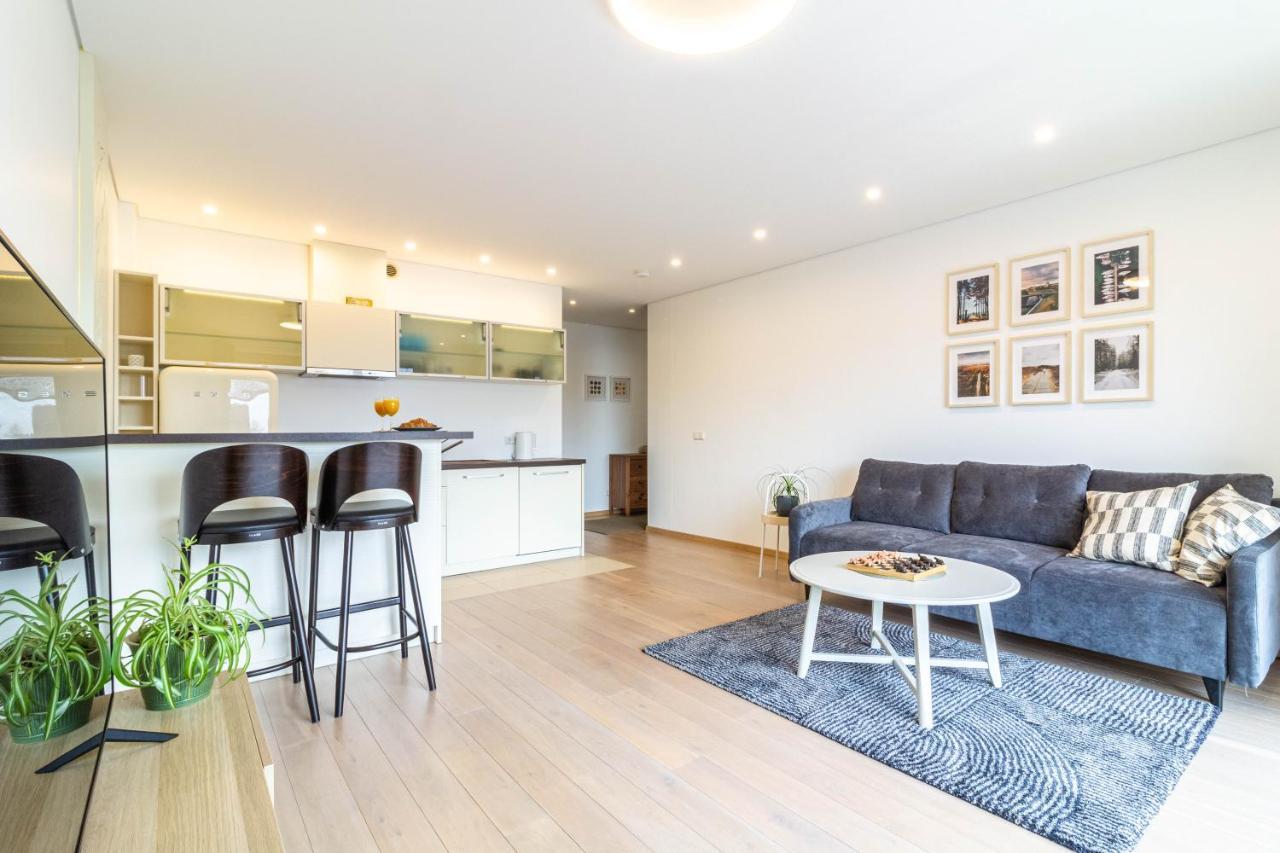 Cohost I Sunny Center Apt, Covered Parking, Balcony & Self Check-In 카우나스 외부 사진