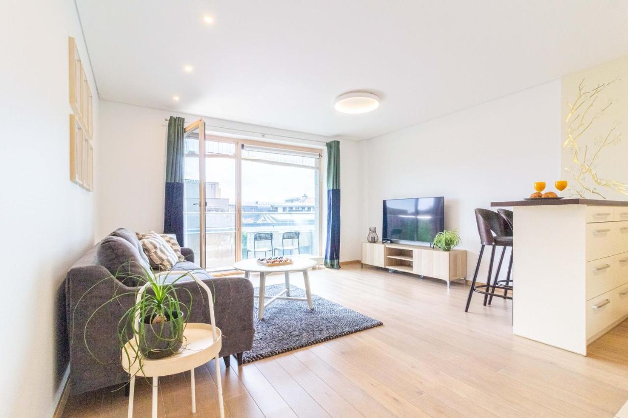 Cohost I Sunny Center Apt, Covered Parking, Balcony & Self Check-In 카우나스 외부 사진