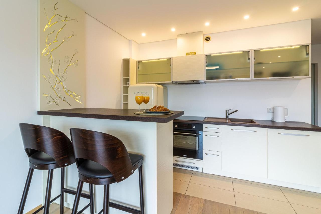 Cohost I Sunny Center Apt, Covered Parking, Balcony & Self Check-In 카우나스 외부 사진