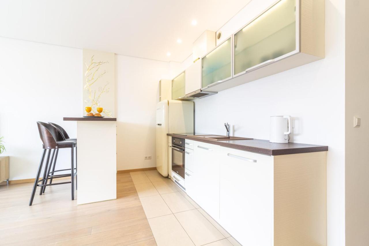 Cohost I Sunny Center Apt, Covered Parking, Balcony & Self Check-In 카우나스 외부 사진