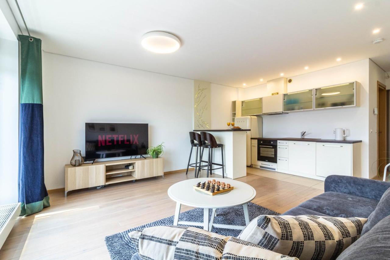 Cohost I Sunny Center Apt, Covered Parking, Balcony & Self Check-In 카우나스 외부 사진