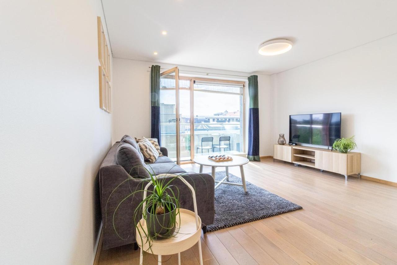 Cohost I Sunny Center Apt, Covered Parking, Balcony & Self Check-In 카우나스 외부 사진